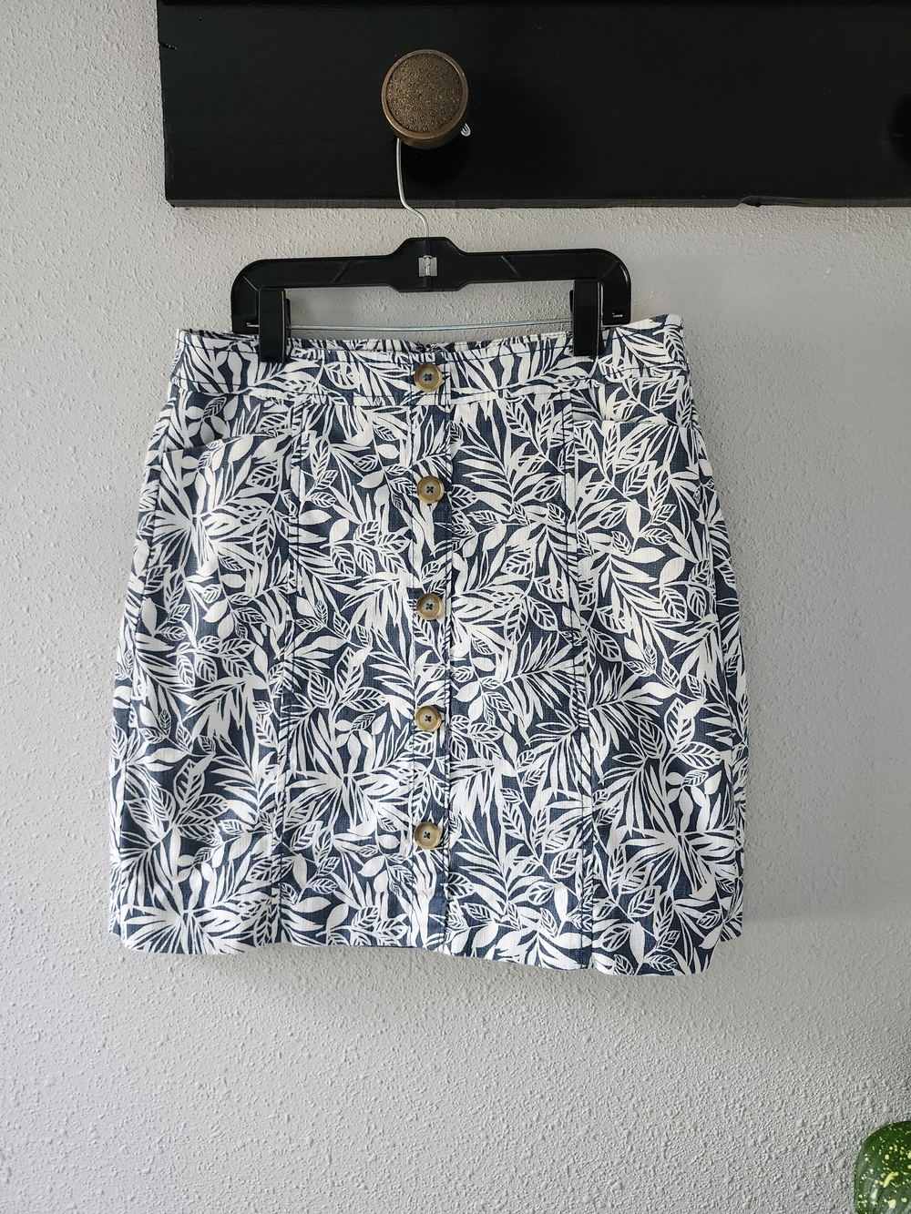LOFT Navy and White Leaf-Print Button-Front Mini Skirt